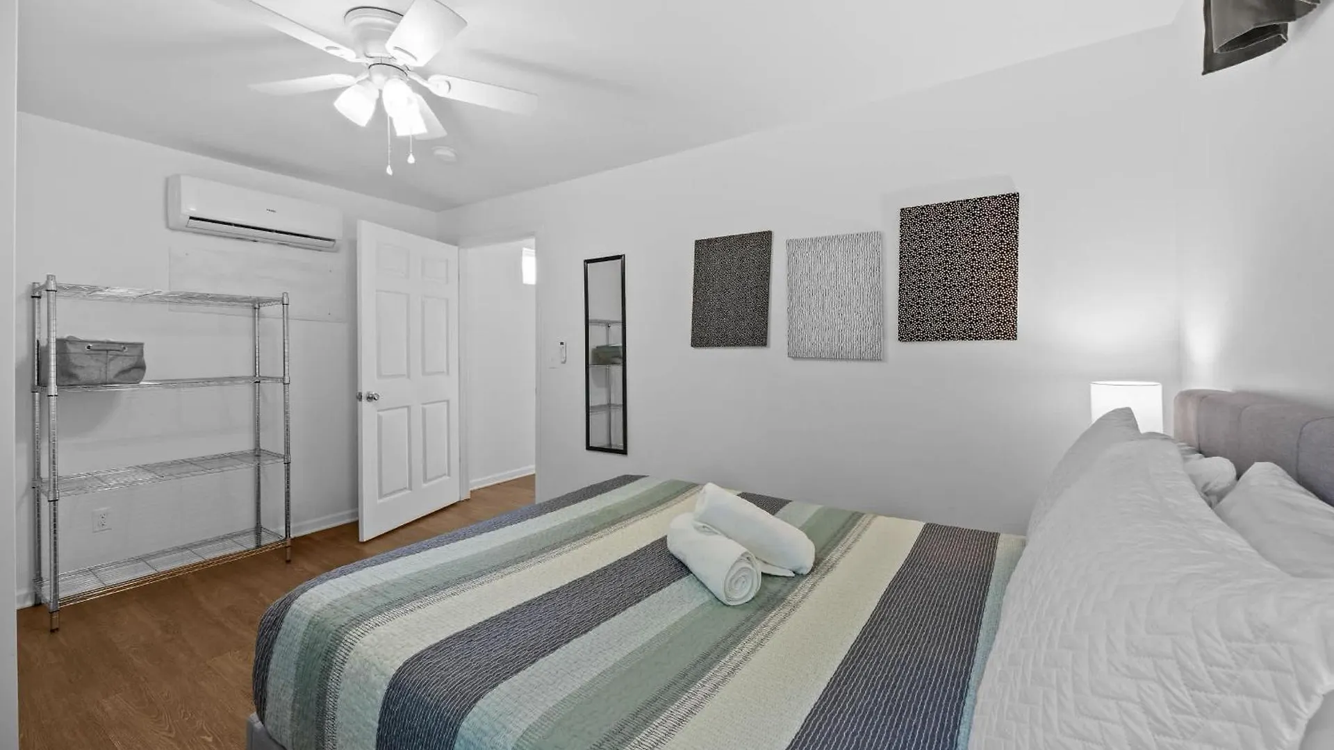 Experience The Unique Re-Nu Shipping Container #2 Apartment Louisville