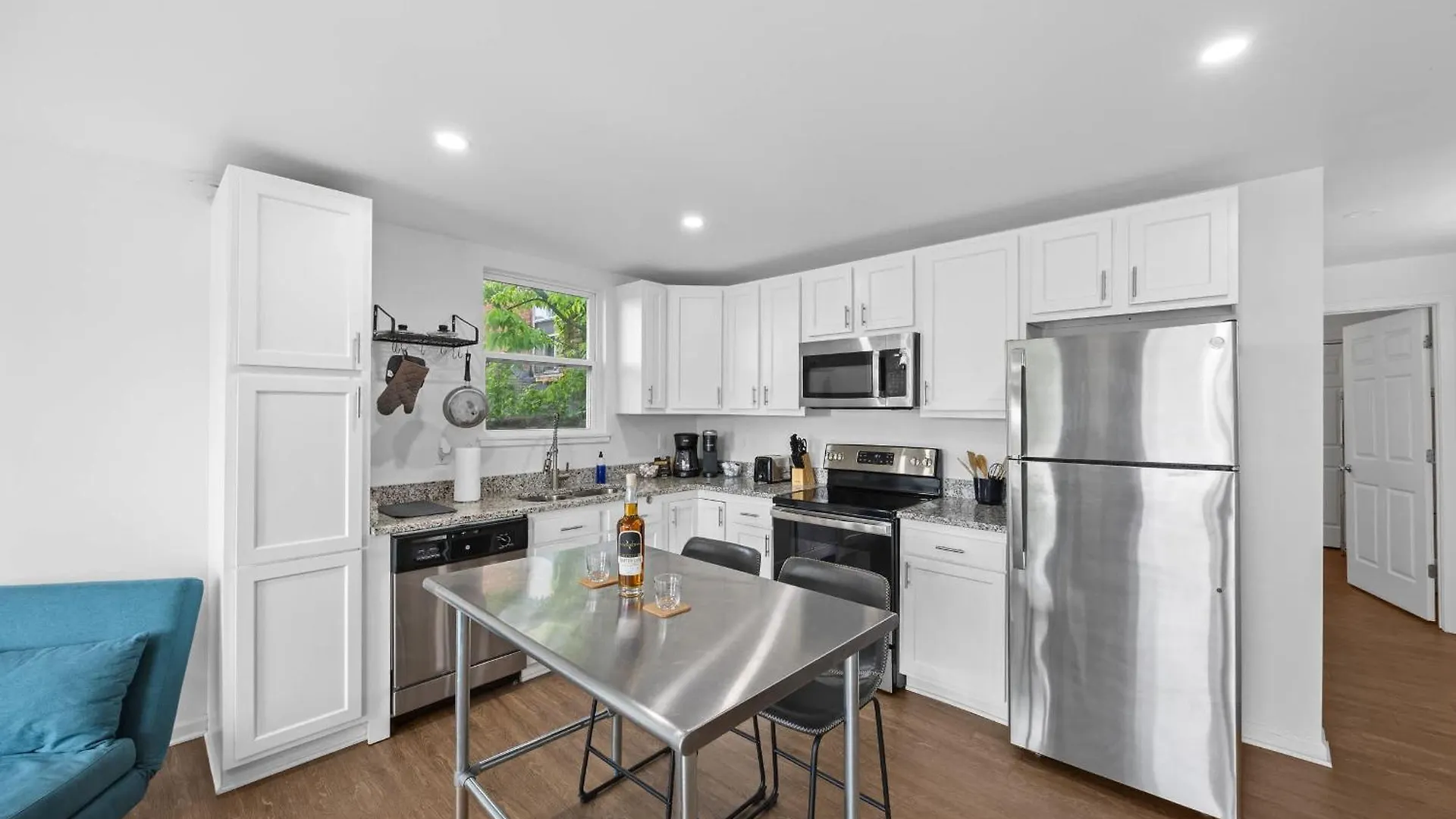 Experience The Unique Re-Nu Shipping Container #2 Apartment Louisville